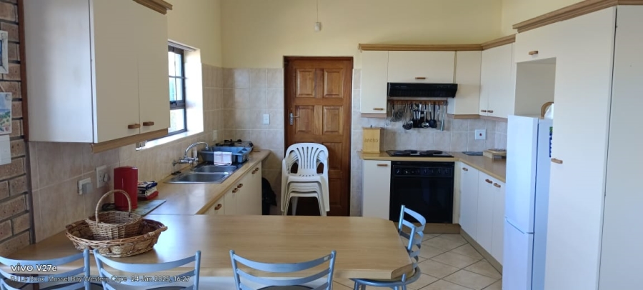 To Let 5 Bedroom Property for Rent in Dana Bay Western Cape